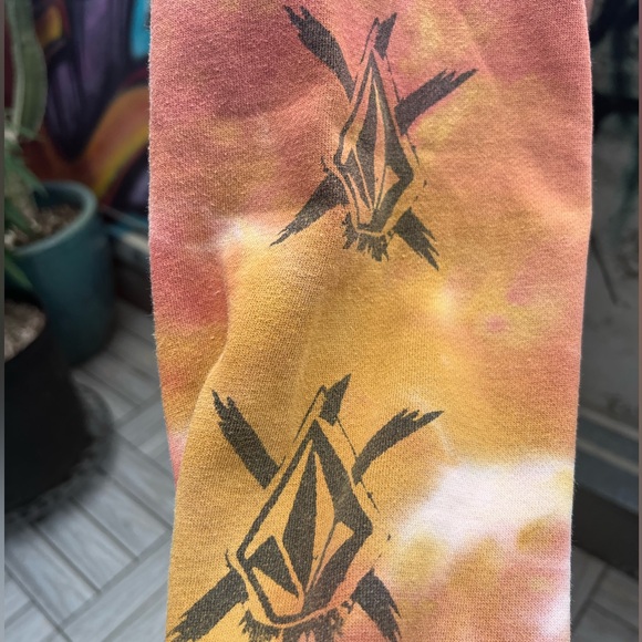 VOLCOM TIE DYE Hoodie - Picture 11 of 16